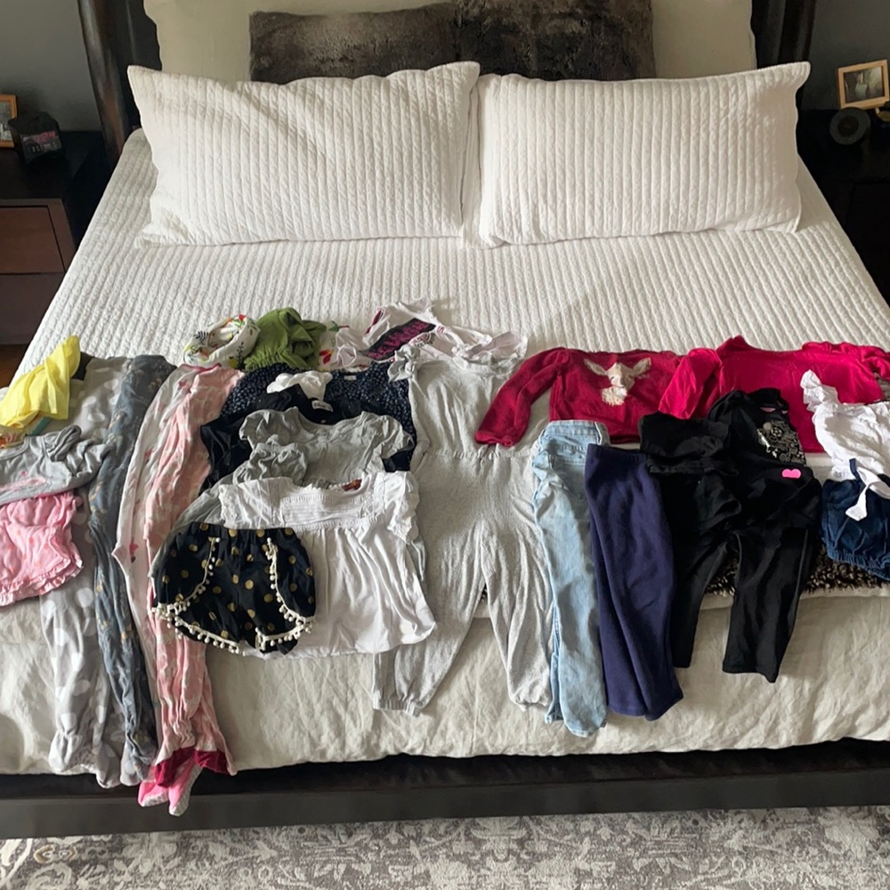 Lot of girls 3-4 T clothes.